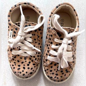 Piper Finn low top cheetah print sneakers size 6